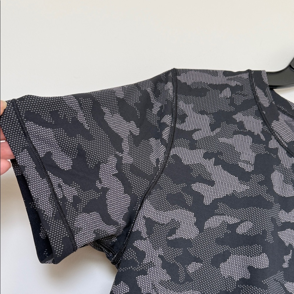 lululemon athletica Dark Camo Tee - Picture 2 of 4